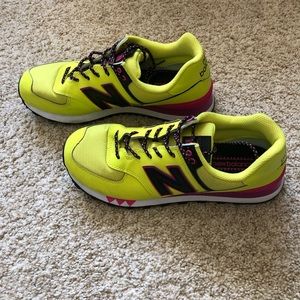 New Balance Tennis Shoes